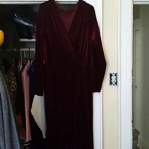 Gown/ maxi dress